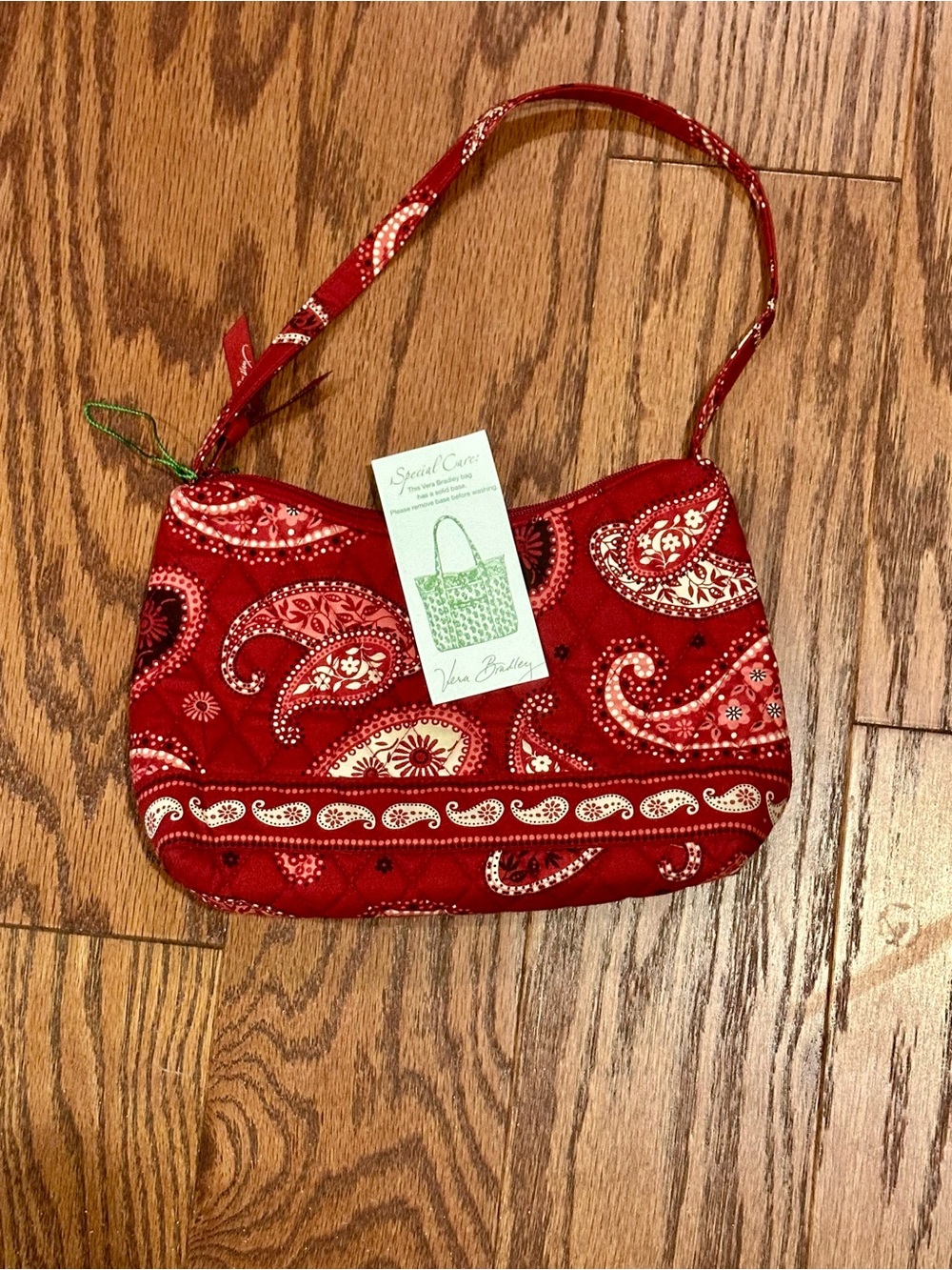 New - Quilted Red Paisley Shoulder Bag - Picture 4 of 7